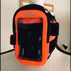 🇦🇷 Armpocket adjust. neon armband 5 1/2”x3 1/2”